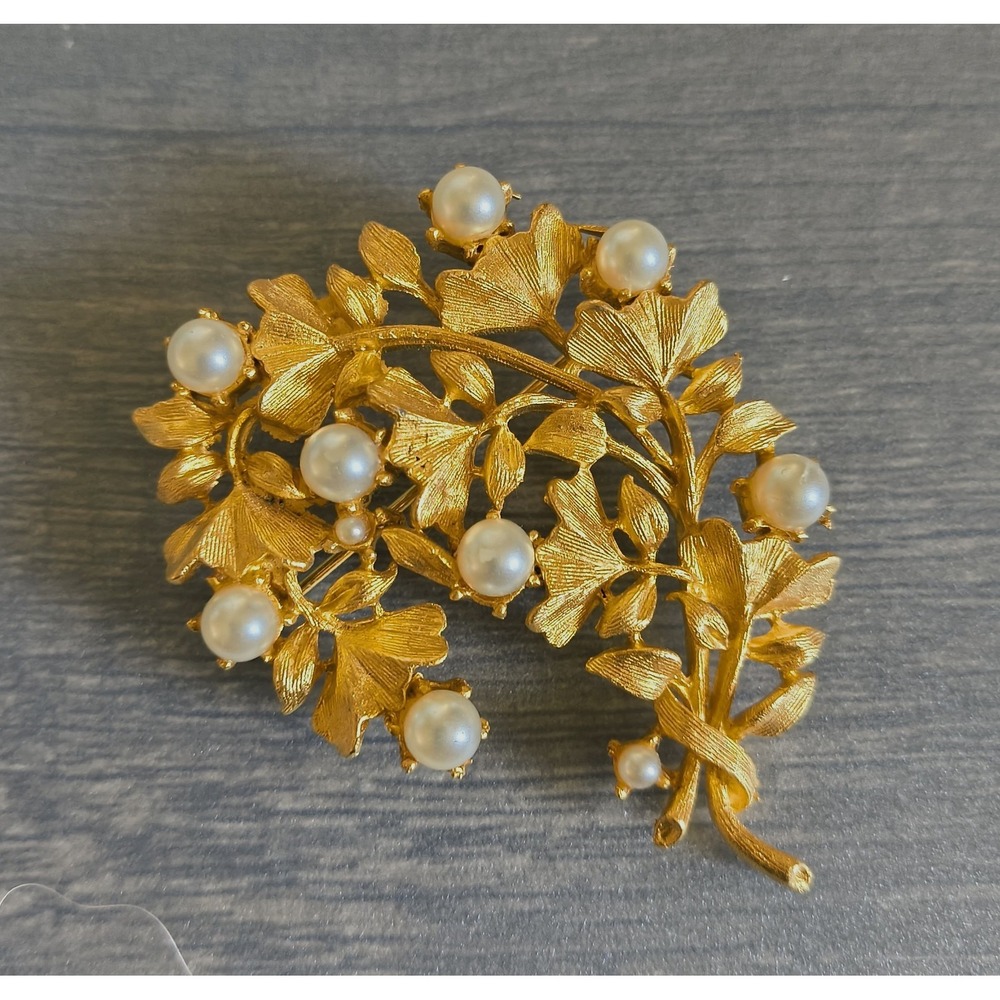 Vintage Leafy Floral Spray Faux Pearls Gold Tone Unbranded